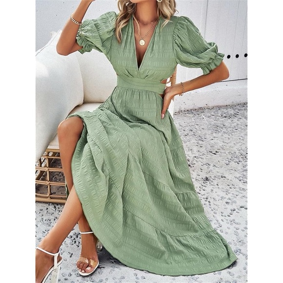 Anna-Casi Dresses & Skirts - Anna-Casi California Flowy Green Maxi Dress